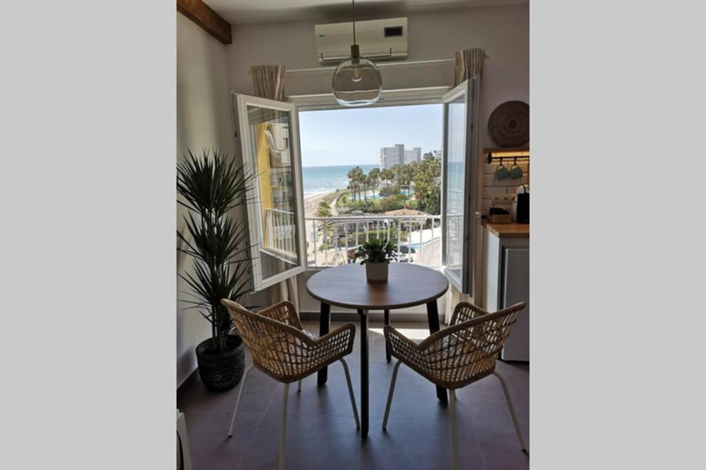Beachfront Apartment Near Marbella Sitio de Calahonda Eksteriør bilde